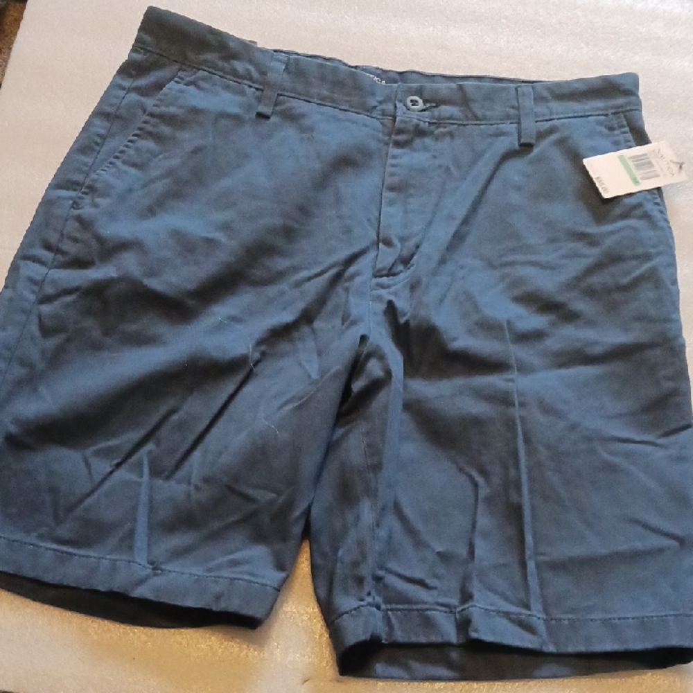 ****Nautica Men's Navy Flat-Front Casual Shorts Size 34 - NWT